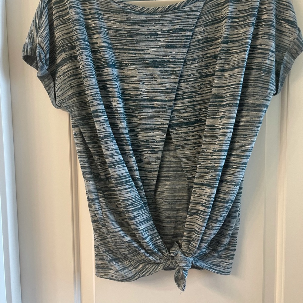 Maurice’s tie Back shirt